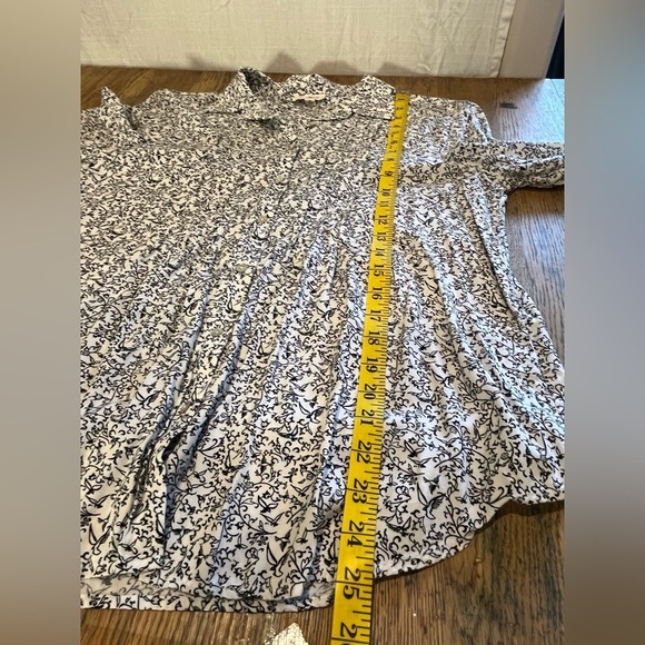 JANE & DELANCEY White and black floral blouse size M - Picture 9 of 10